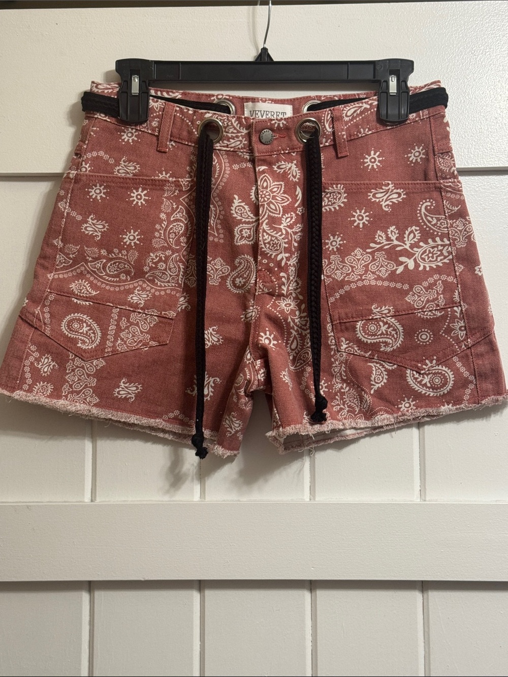 Veveret Women's Rust Bandana-Print Flat Front Shorts with Drawstring